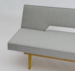 sofa navrátil