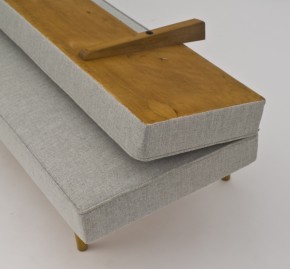 sofa navrátil