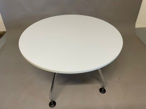 Dining table Nomos