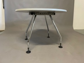 Dining table Nomos