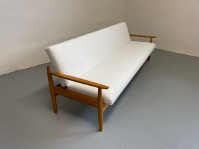 Extendable sofa boucle