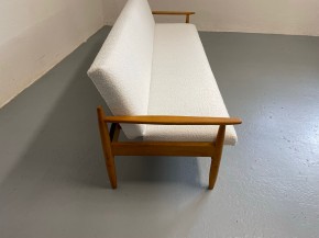 Extendable sofa boucle