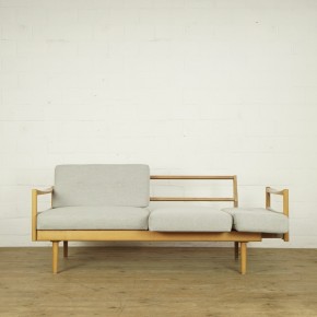 Extendable sofa